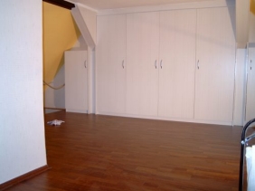 vor dem EInbau des Kleiderschrankes